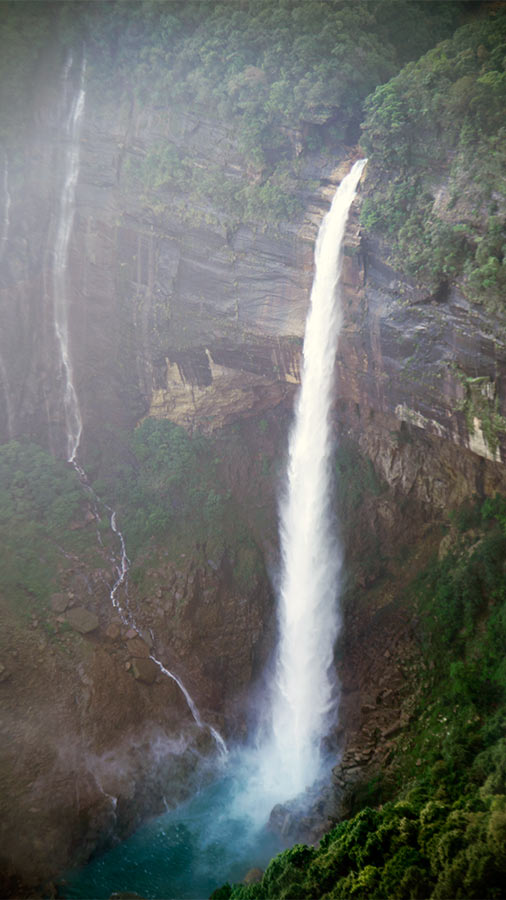 Nohkalikai Falls (Cherrapunji)